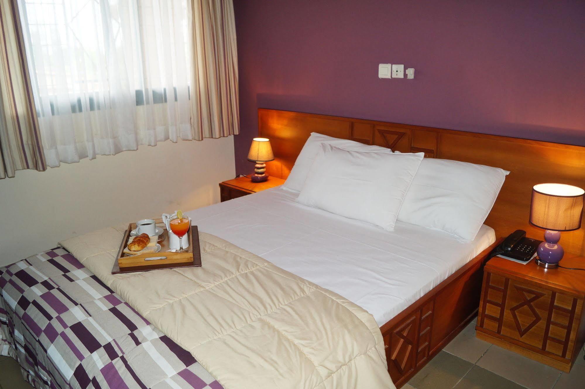 Hotel Sol Beni Abidjan Exterior foto